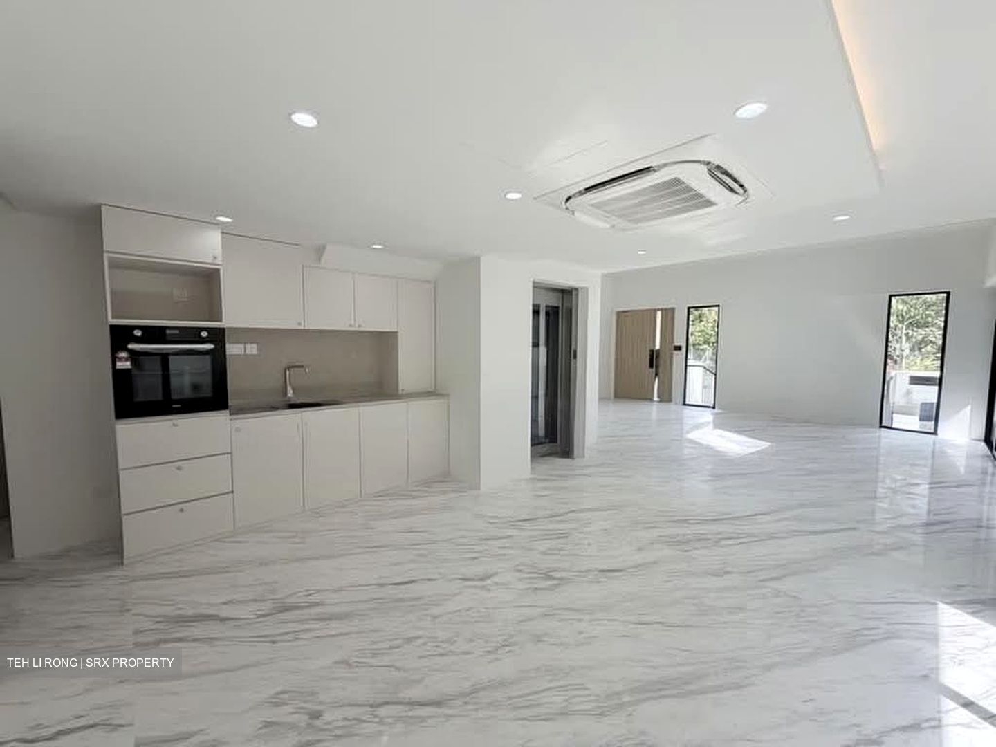 Lucky Hills (D16), Terrace #597517011